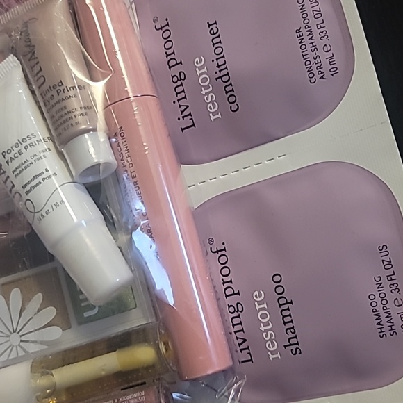 Make up sample set - Picture 4 of 7